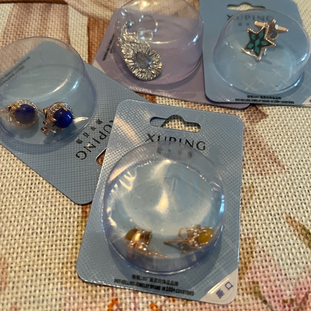 Jewelry Set Bundle - Picture 4 of 9